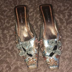 Amazing slip on John Fashion shoes size 7 Aladdin